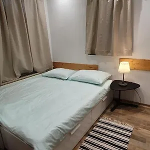 Martin's Hidden Garden Apartment